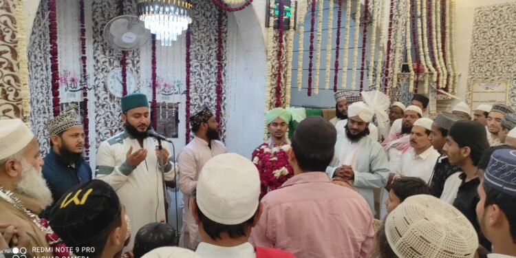 मस्जिद अबू उबैदा में तरावीह के दौरान कुरआन पाक मुकम्मल