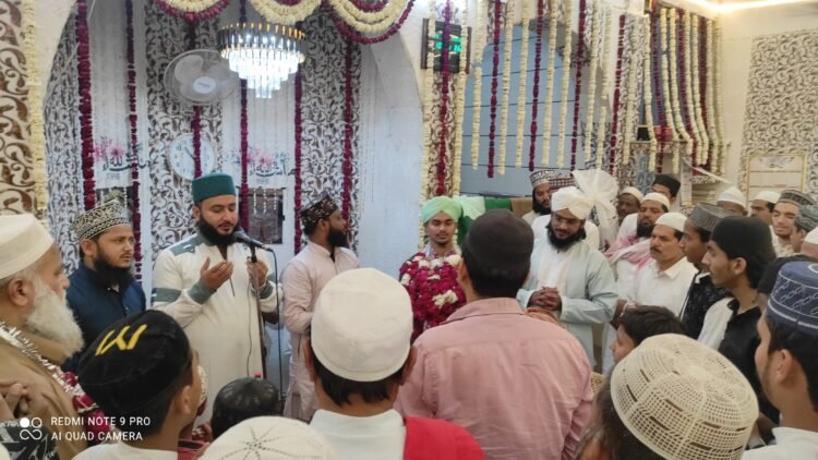 मस्जिद अबू उबैदा में तरावीह के दौरान कुरआन पाक मुकम्मल