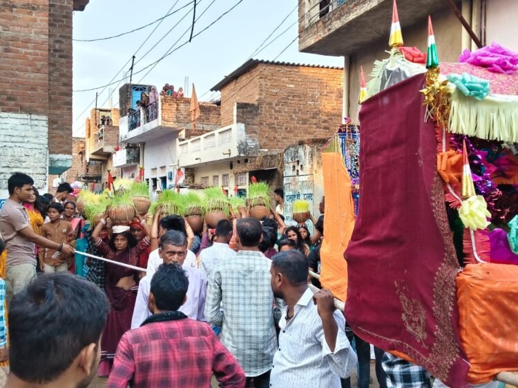 गाजे बाजे के साथ संपन्न हुआ क्षेत्र का प्रसिद्ध ऐतिहासिक जवारा जुलूस