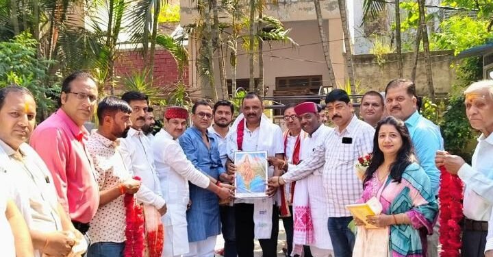 भारतीय वालीबॉल महासंघ के राष्ट्रीय उपाध्यक्ष बनाए जाने पर महापौर अशोक तिवारी को बधाई