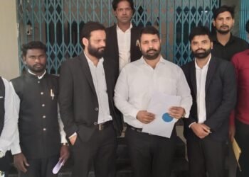 हाईकोर्ट के आदेश के बाद भी कब्रिस्तान भूमि पर निर्माण जारी, रोक की मांग