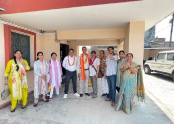 35 वर्षों की गौरवशाली सेवा के बाद वरिष्ठ शिक्षक श्री राजेश शुक्ला सेवानिवृत्त, भावुक माहौल में भव्य विदाई