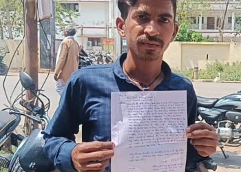 पुराने विवाद के चलते दबंगों ने की जमकर मारपीट, पीड़ित व्यक्ति ने कोतवाली में दी तहरीर।