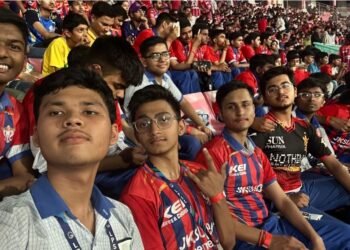 आईपीएल मैच का रोमांच देखने इकाना स्टेडियम पहुंचे लखनऊ पब्लिक स्कूल के छात्र