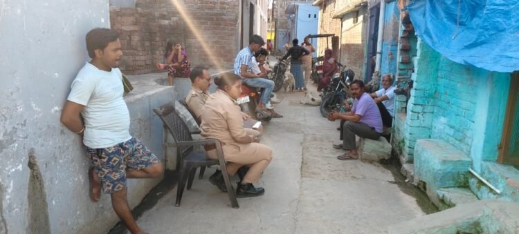 करंट में चिपक कर महिला की हुई मौत