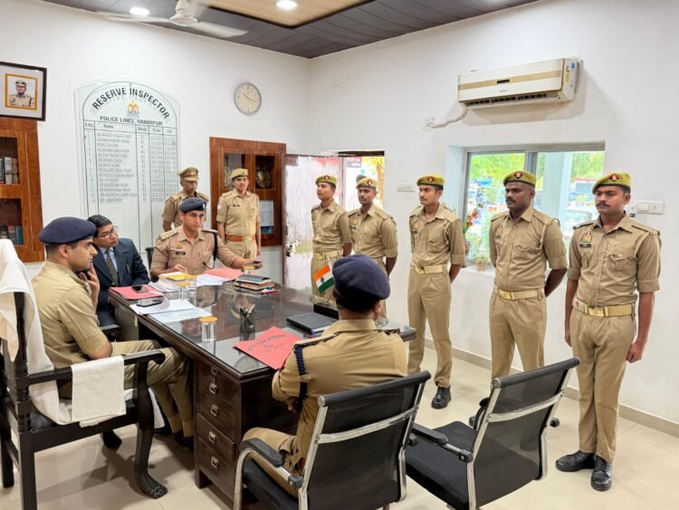 रिक्रूट आरक्षियों का इंटरव्यू, एसपी ने परखा प्रशिक्षण और अनुशासन