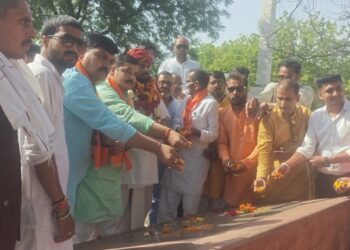बावन इमली शहीद स्मारक में महाराणा सांगा की जयंती पर अमर शहीदों को किया गया नमन