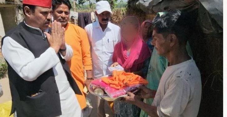 *शॉर्ट सर्किट के चलते दो मुर्गी फॉर्म जलकर हुए राख, आग लगने से हुआ लाखों का नुकसान*