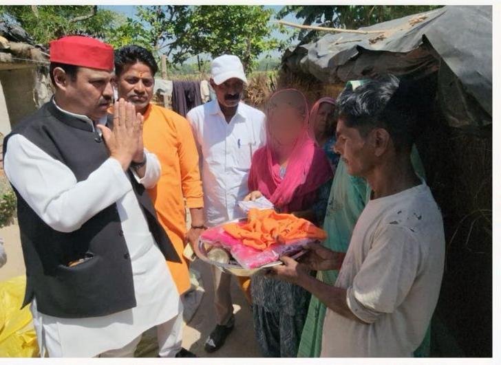 *शॉर्ट सर्किट के चलते दो मुर्गी फॉर्म जलकर हुए राख, आग लगने से हुआ लाखों का नुकसान*