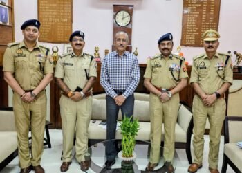 *रेल यात्रियों की सुरक्षा सर्वोपरि: डीजी रेलवे ने महाप्रबंधक पूर्वोत्तर रेलवे संग की उच्चस्तरीय बैठक*