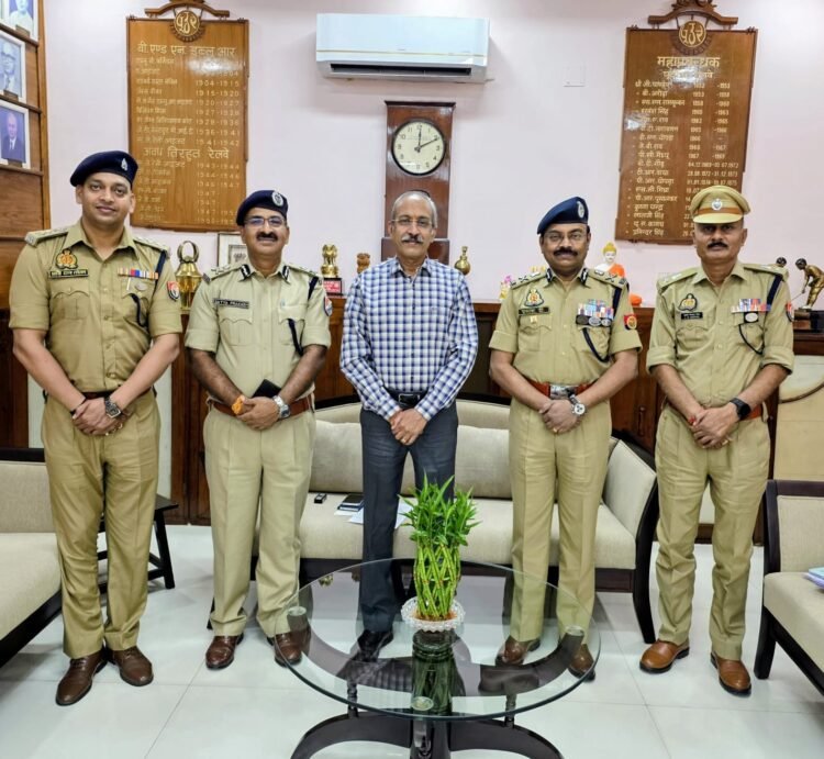 *रेल यात्रियों की सुरक्षा सर्वोपरि: डीजी रेलवे ने महाप्रबंधक पूर्वोत्तर रेलवे संग की उच्चस्तरीय बैठक*