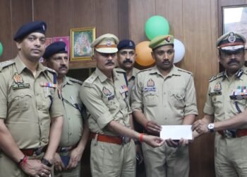 *डीजी रेलवे ने किया आनंद नगर और बस्ती जीआरपी थाने का औचक निरीक्षण, सुरक्षा व्यवस्था को लेकर दिए कड़े निर्देश*