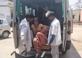 *अनियंत्रित होकर ट्रैक्टर खाई में पलटा, 12 वर्षीय बच्चे की दर्दनाक मौत व चार घायल*