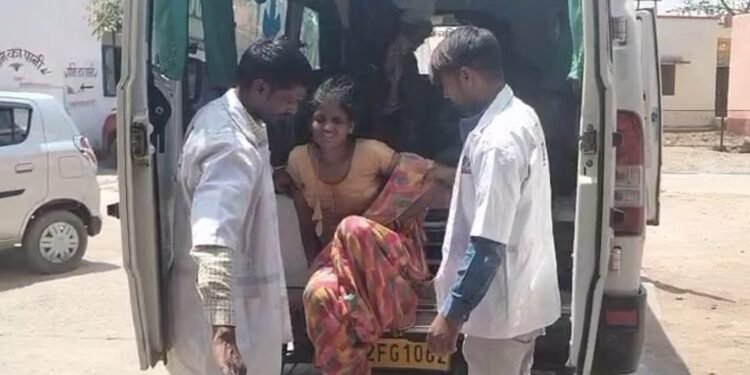 *अनियंत्रित होकर ट्रैक्टर खाई में पलटा, 12 वर्षीय बच्चे की दर्दनाक मौत व चार घायल*