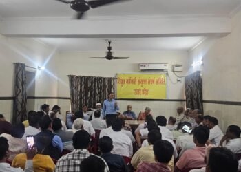 *प्रबंधन की नाकामी से बिजली व्यवस्था चरमराई, आंदोलन जारी*