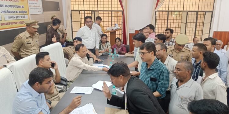 *एक्शन में प्रशासन: डीएम-एसएसपी ने मौके पर निपटाए मामले, भू-माफियाओं को सख्त चेतावनी*