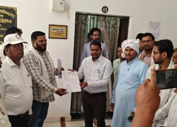 *जनगणना ड्यूटी में अनियमितता पर शिक्षकों का विरोध, एसडीएम कों सौंपा ज्ञापन*