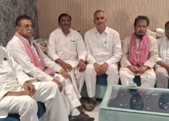 सपा प्रदेश सचिव जगनायक सिंह ने अल्पसंख्यक नेताओं के साथ की बैठकसपा प्रदेश सचिव जगनायक सिंह ने अल्पसंख्यक नेताओं के साथ की बैठक