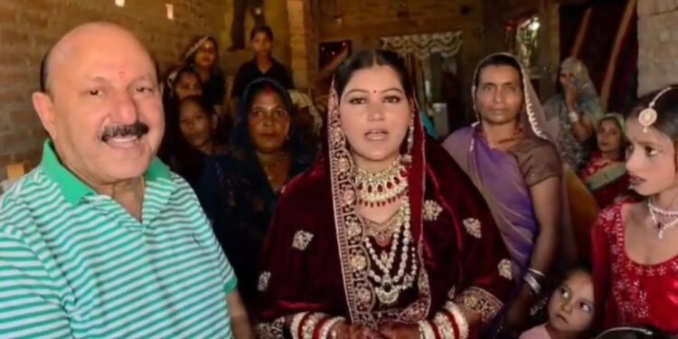 पलिया विधायक रोमी साहनी ने 50 से अधिक बेटियों के विवाह में दिया सहयोग