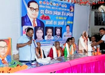 *बाल्मीकि बस्ती में बाबा साहब अंबेडकर जयंती पर “अपनों का अपनों से अभिनंदन” कार्यक्रम आयोजित*