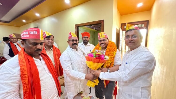 आम जनता पार्टी सोशलिस्ट के पुनः राष्ट्रीय अध्यक्ष बने मुकेश सिंह चौहान