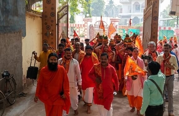 *सारंगनाथ में निकली भव्य कलश शोभायात्रा, 9 दिवसीय भागवत कथा का शुभारंभ*