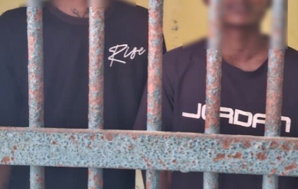 *डीजे पर गाना बदलने को लेकर खूनी संघर्ष: चाकू मारकर जान लेने की कोशिश करने वाले दो गिरफ्तार*