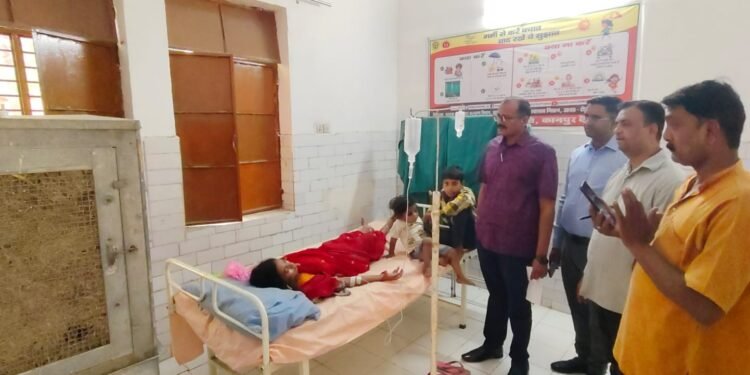 डिप्टी सीएमओ ने पीएचसी के कोल्ड रूम में परखी व्यवस्थाएं