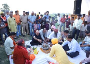 पलिया में विकास की नई राह: विधायक रोमी साहनी ने 24.35 करोड़ के सेतु निर्माण का किया भूमि पूजन