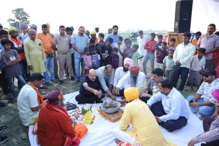 पलिया में विकास की नई राह: विधायक रोमी साहनी ने 24.35 करोड़ के सेतु निर्माण का किया भूमि पूजन