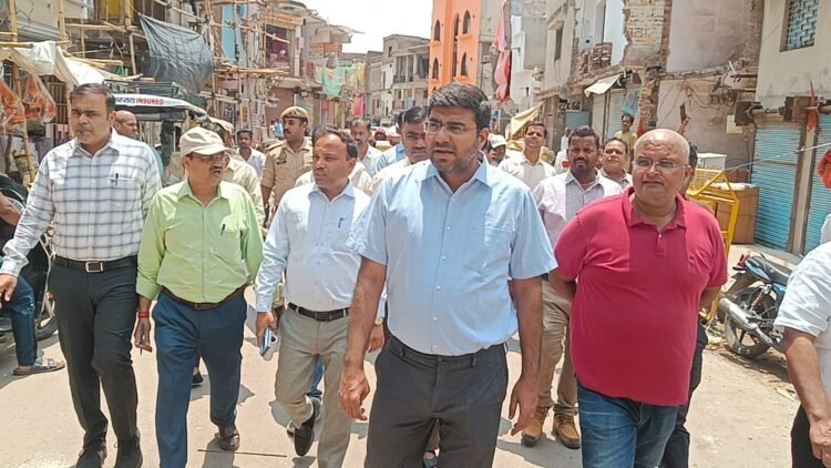 *जन-समस्याओं पर डीएम दीपक मीणा का कड़ा प्रहार, विरासत गलियारे की अव्यवस्था देख बिफरे जिलाधिकारी।*