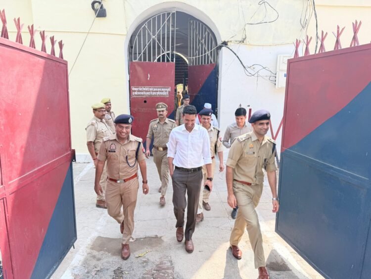 *डीएम व एसपी द्वारा जिला कारागार का मासिक निरीक्षण किया गया*