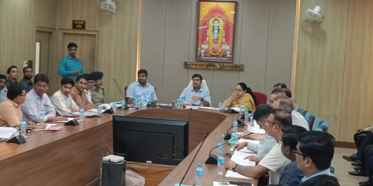 *उद्योग बंधुओं की समस्याओं पर मंडलायुक्त सख्त, अधिकारियों को समयबद्ध समाधान के निर्देश*