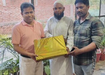 हज-उमरा से लौटे मौलाना सिराज का लहरपुर में भव्य स्वागत, देश में अमन-चैन और छात्रों की तरक्की के लिए हुई खास दुआ