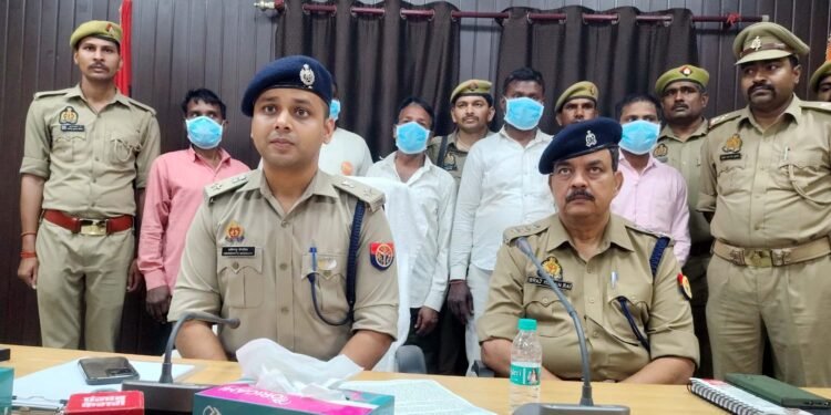 स्कूलों का ताला तोड़कर सामान चुराने वाले गैंग के पांच शातिर गिरफ्तार