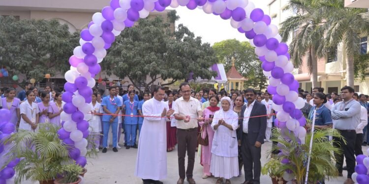 फातिमा कॉलेज ऑफ नर्सिंग में भव्य स्वास्थ्य प्रदर्शनी