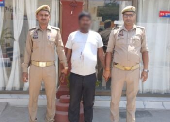 दरोगा बनकर ठगी करने वाला शातिर चढ़ा कैण्ट पुलिस के हत्थे