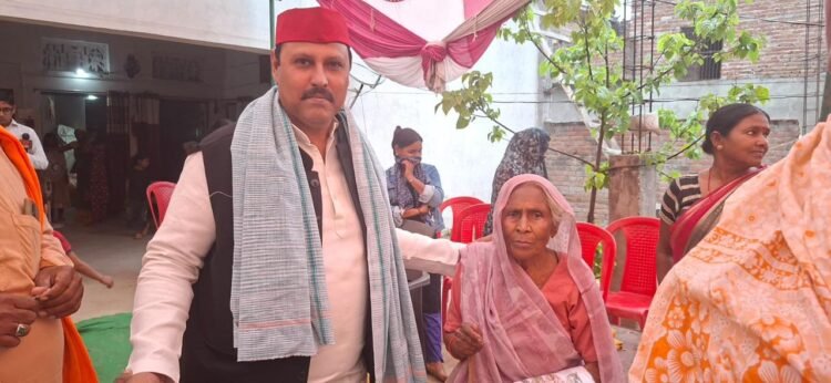 भंडारे में उमड़ा जनसैलाब, सपा प्रदेश सचिव रेहान खान ने किया सहयोग