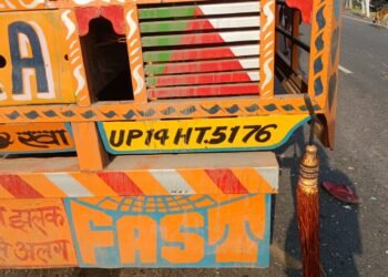 लखीमपुर खीरी में भीषण सड़क हादसा, मैजिक-ट्रक की आमने-सामने टक्कर में 10 की मौत, कई घायल