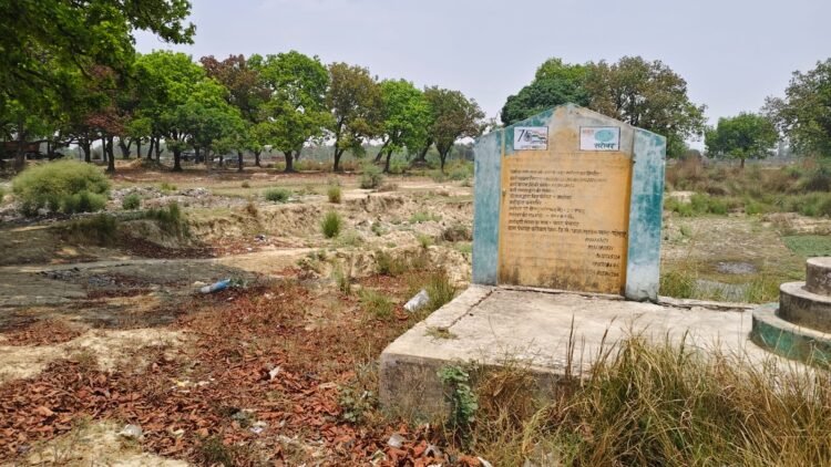 देवरी रोड पर बदहाल सफाई व्यवस्था से लोग परेशान, नालियां चोक, मच्छरों का बढ़ा प्रकोप