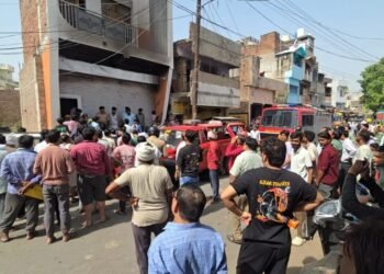 सर्राफा व्यवसायी के घर लगी भीषण आग: शॉर्ट सर्किट से लाखों का सामान जलकर राख