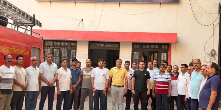 अग्निशमन व आपात सेवा विभाग हेतु योग प्रशिक्षण व तनाव प्रबंधन शिविर आयोजित