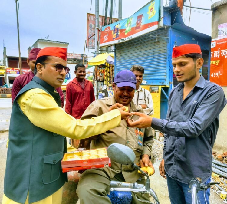 *राष्ट्र के निर्माण में श्रमिकों का योगदान अतुलनीय, मेहनत से ही मजबूत होती है देश की नींव*