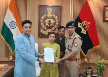 *स्वर्ण व्यवसायी की बेटी के अदम्य साहस के आगे पस्त हुए लुटेरे, एसएसपी ने किया सम्मानित*