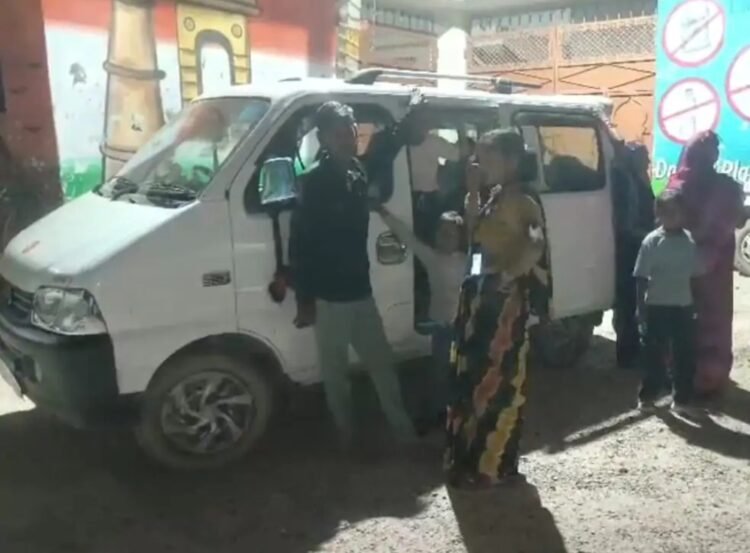 *सुमेरपुर में कार सवार परिवार से मारपीट और लूट, महिला की उंगली टूटी*