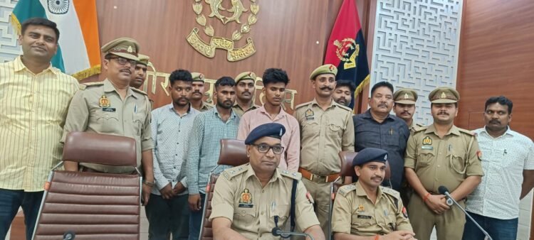 *कैम्पियरगंज पुलिस ने सुलझाई लूट की गुत्थी, तीन शातिर बदमाश दबोचे*