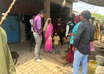 गुरदही में खसरा फैलने की सूचना पर पहुंची डाक्टरों की टीम