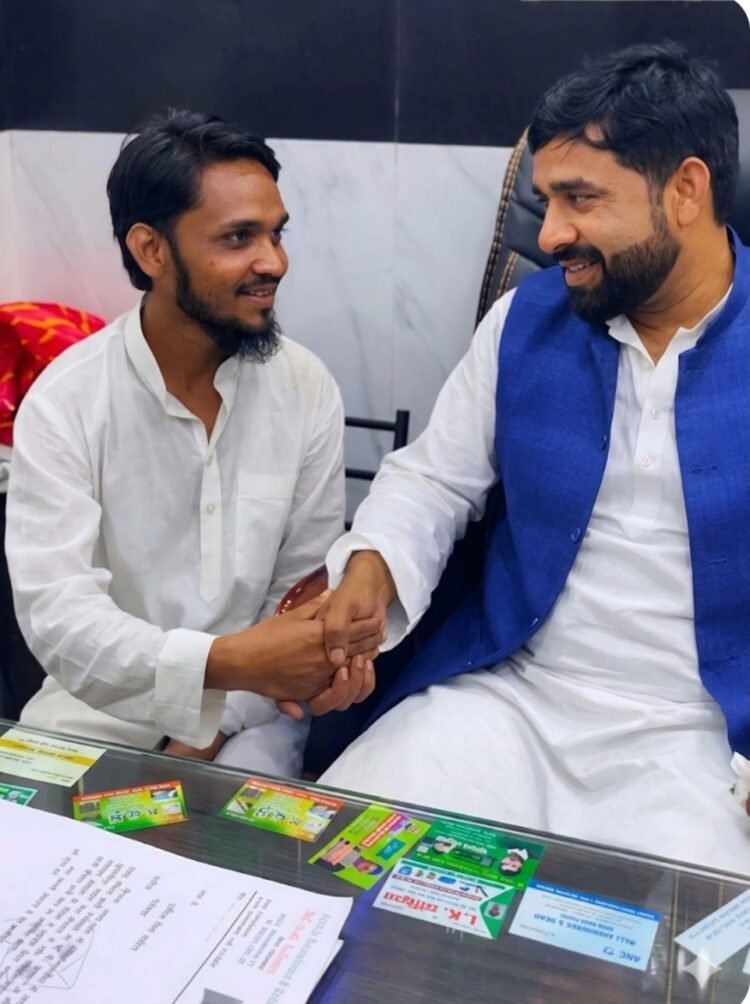 *सियासी जलजला!शानू खान ने भरी हुंकार, कहा,अबकी बार सिर्फ ओवैसी की ललकार, मुस्लिम समाज का वोट होगा एकतरफा*