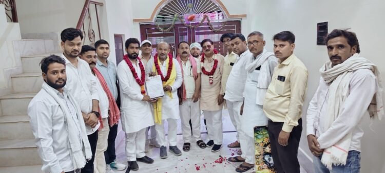 फतेहपुर में गरजे विजय यादव, संगठन विस्तार के बीच राजेश चौधरी को मिली राष्ट्रीय महासचिव की जिम्मेदारी