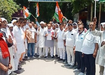 *पेट्रोलियम पदार्थों की मूल्य वृद्धि के विरोध में जिला/महानागर कांग्रेस कमेटी का जोरदार प्रदर्शन, राष्ट्रपति को संबोधित ज्ञापन सौंपा*